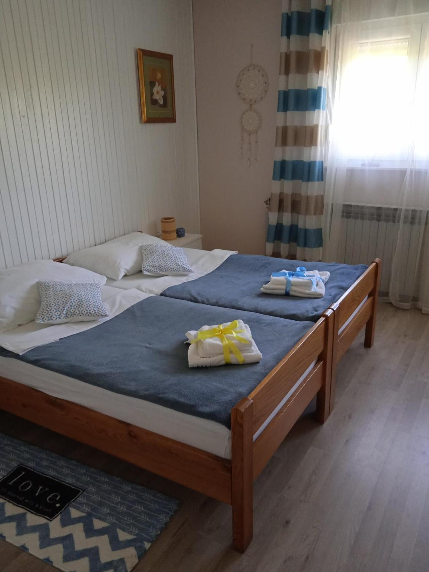Studio Luna Appartement Карловац Экстерьер фото